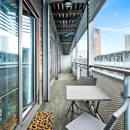 Appartement Cozy 2 Bed Arcadian Centre By Azura Nights *